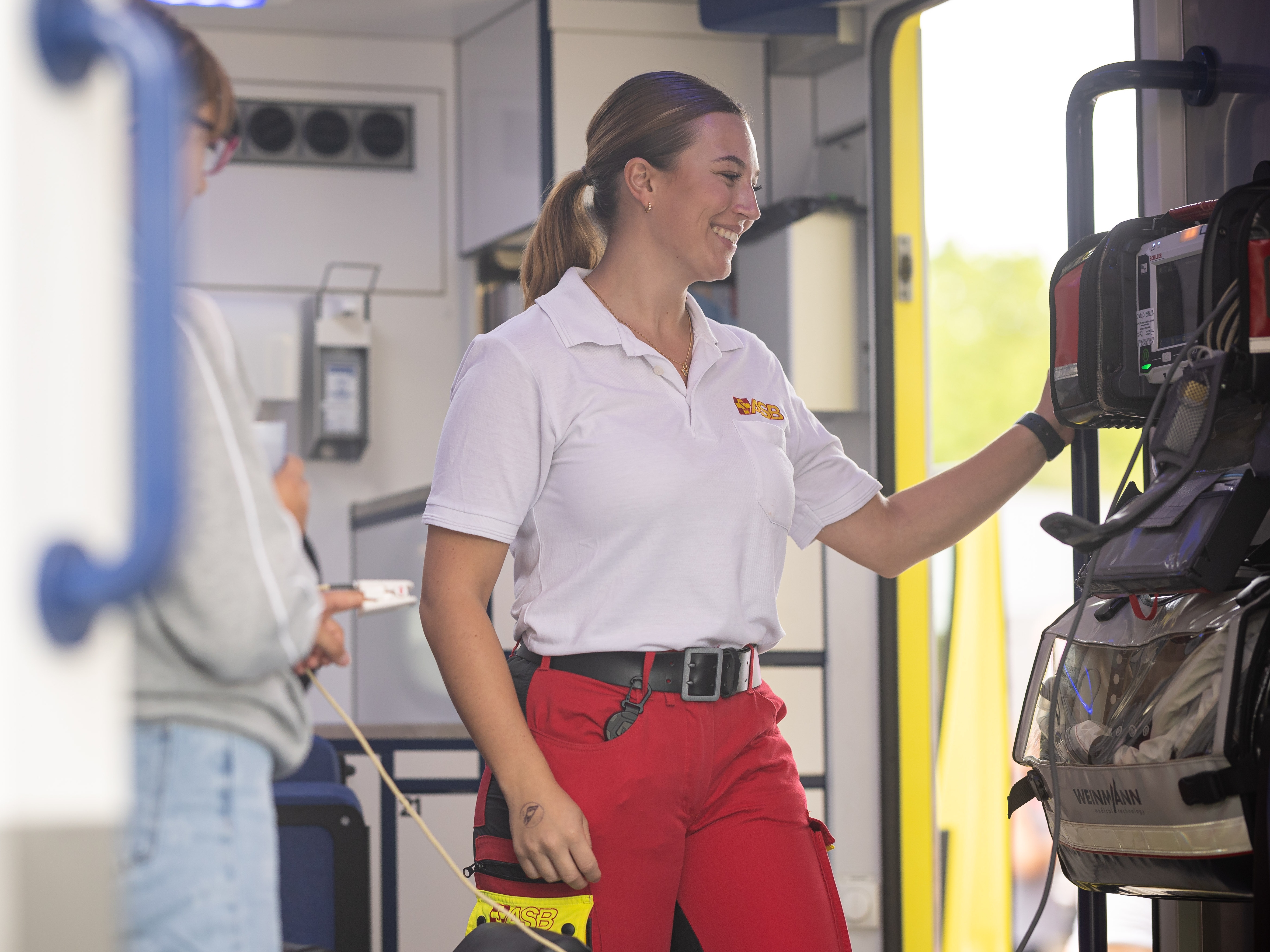 Sanitätsdienst RS in RTW.jpg